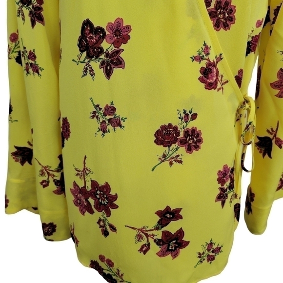 A.L.C. Silk Spring Cottagecore Coquette Floral Pastel Wrap Tie Blouse in 2 - Picture 2 of 8